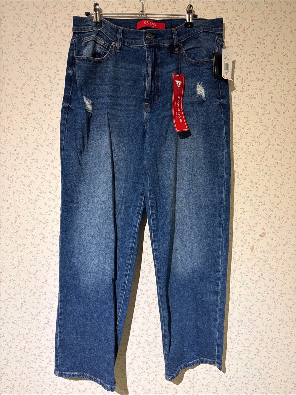 NWT Guess Women's Straight-Leg Jeans Sz 31
